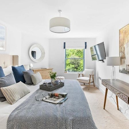 A7 Masts - Striking Beach Bolthole Apartment With Beautiful Sea Views Private Balcony & Parking Торки Екстериор снимка