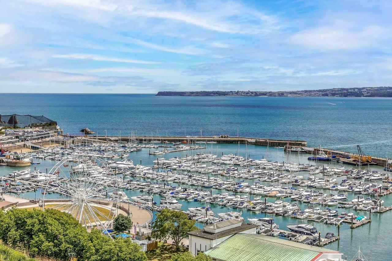 A7 Masts - Striking Beach Bolthole Apartment With Beautiful Sea Views Private Balcony & Parking Торки Екстериор снимка