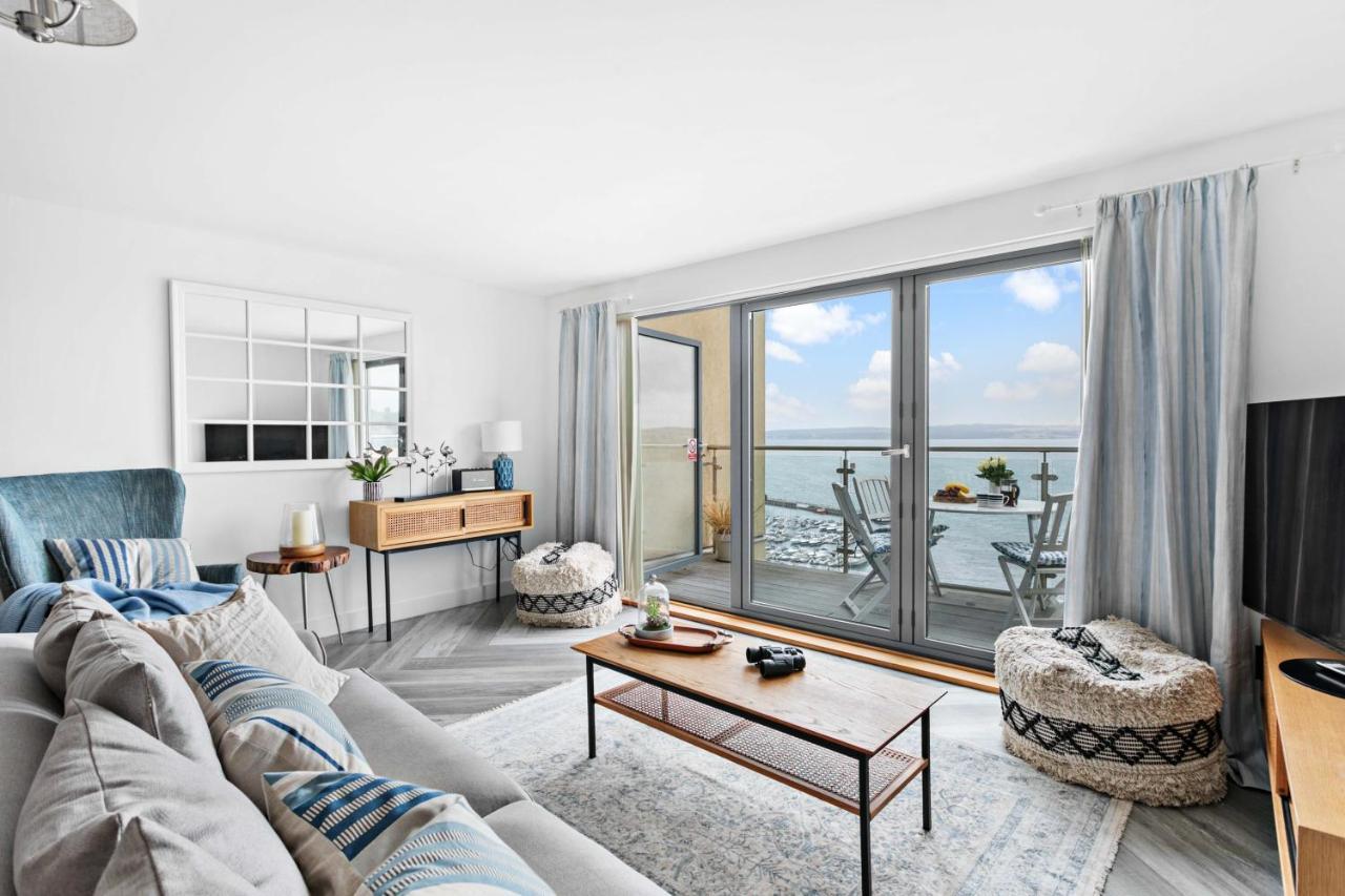 A7 Masts - Striking Beach Bolthole Apartment With Beautiful Sea Views Private Balcony & Parking Торки Екстериор снимка