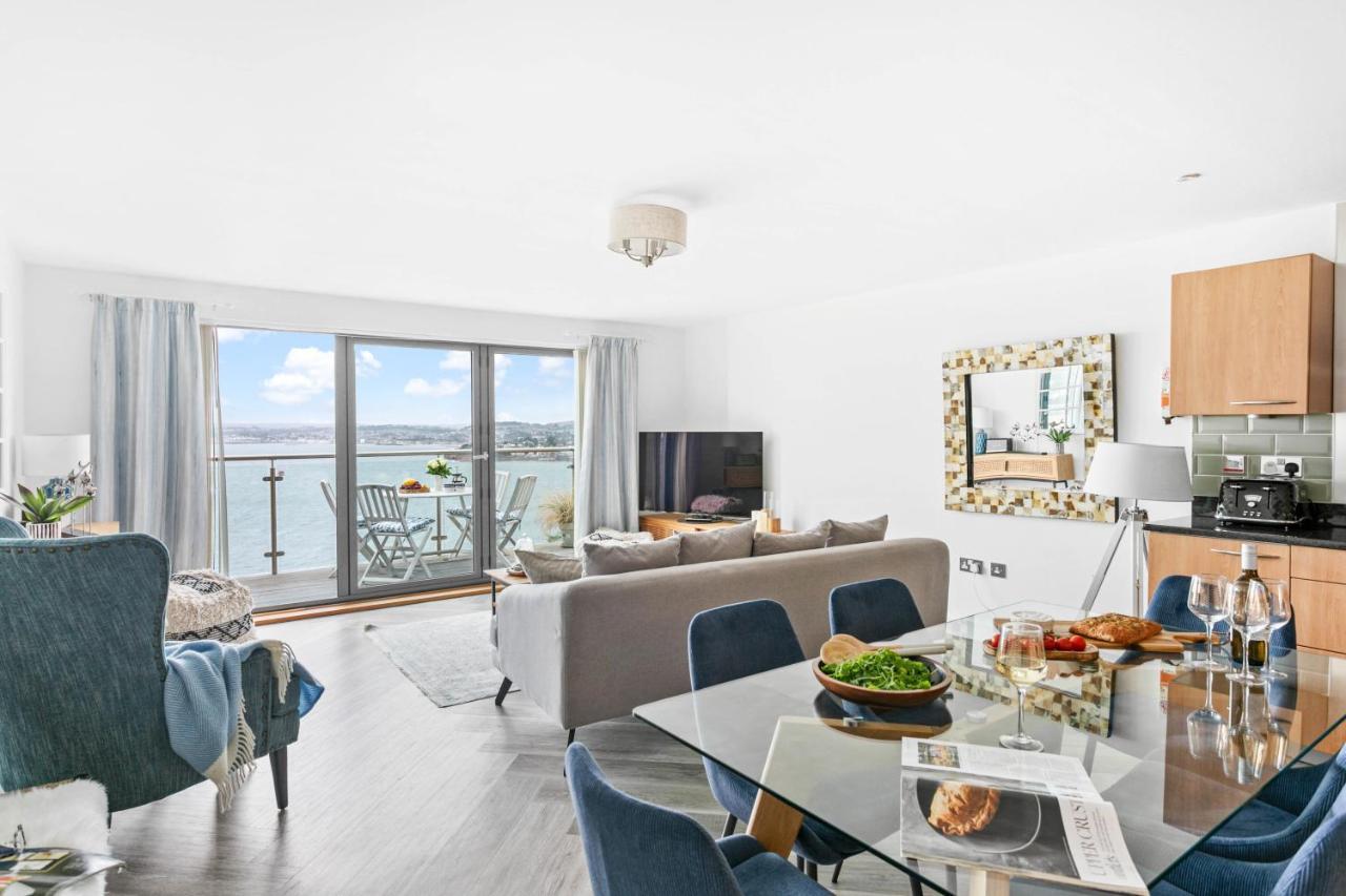 A7 Masts - Striking Beach Bolthole Apartment With Beautiful Sea Views Private Balcony & Parking Торки Екстериор снимка