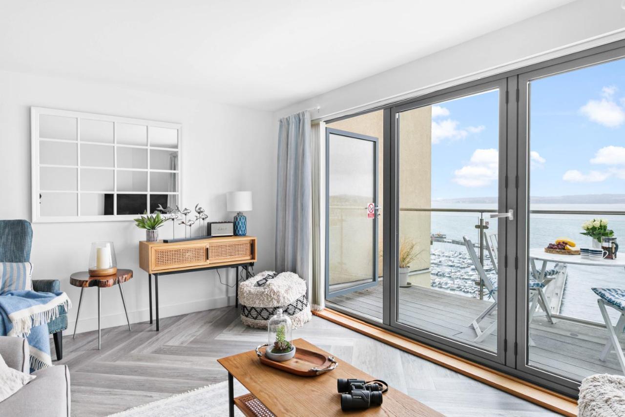 A7 Masts - Striking Beach Bolthole Apartment With Beautiful Sea Views Private Balcony & Parking Торки Екстериор снимка