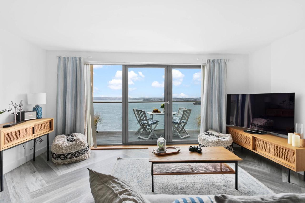 A7 Masts - Striking Beach Bolthole Apartment With Beautiful Sea Views Private Balcony & Parking Торки Екстериор снимка