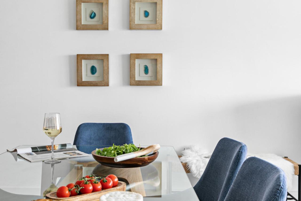 A7 Masts - Striking Beach Bolthole Apartment With Beautiful Sea Views Private Balcony & Parking Торки Екстериор снимка